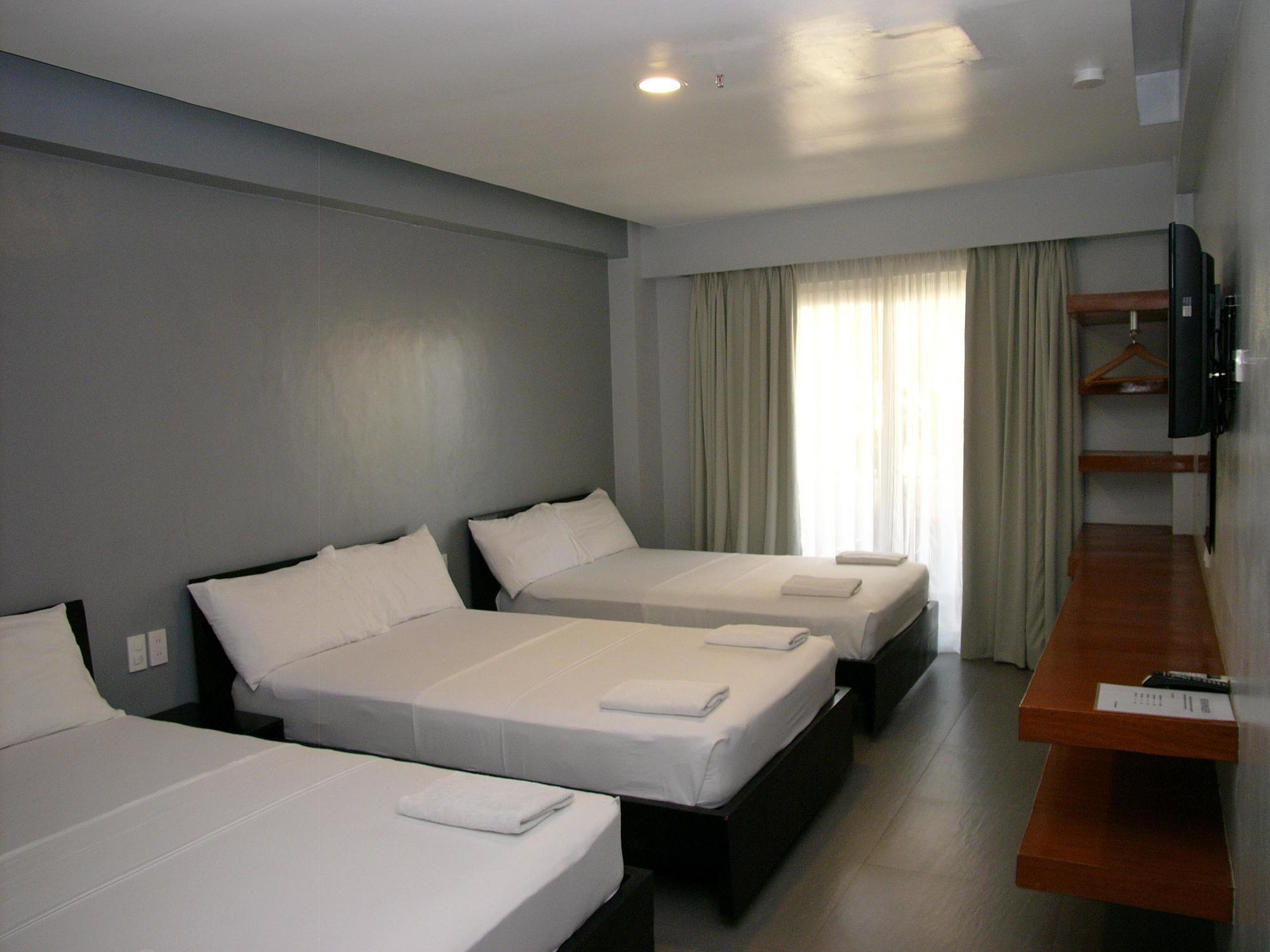 Lsm Square Residences Balabag  ภายนอก รูปภาพ